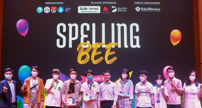 Phuong Nam Education hatte die Ehre, als Sachspendensponsor beim fünften Spelling Bee-Wettbewerb (Spelling Bee V) aufzutreten